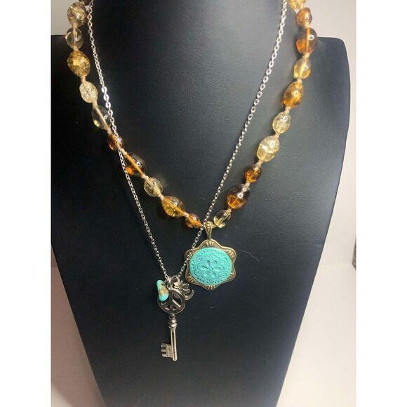 1072 Lot of 2 faux turquoise Faux amber boho pendant necklaces - Picture 1 of 2